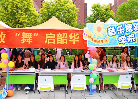 2185ae6141fbc54bb6a604d07a0e3db7