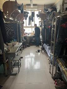 图片包含 室内, 站, 房间, 充满描述已自动生成