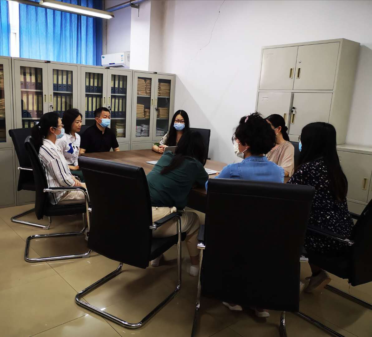 图9 财务会计系组织教职工在线参与研讨