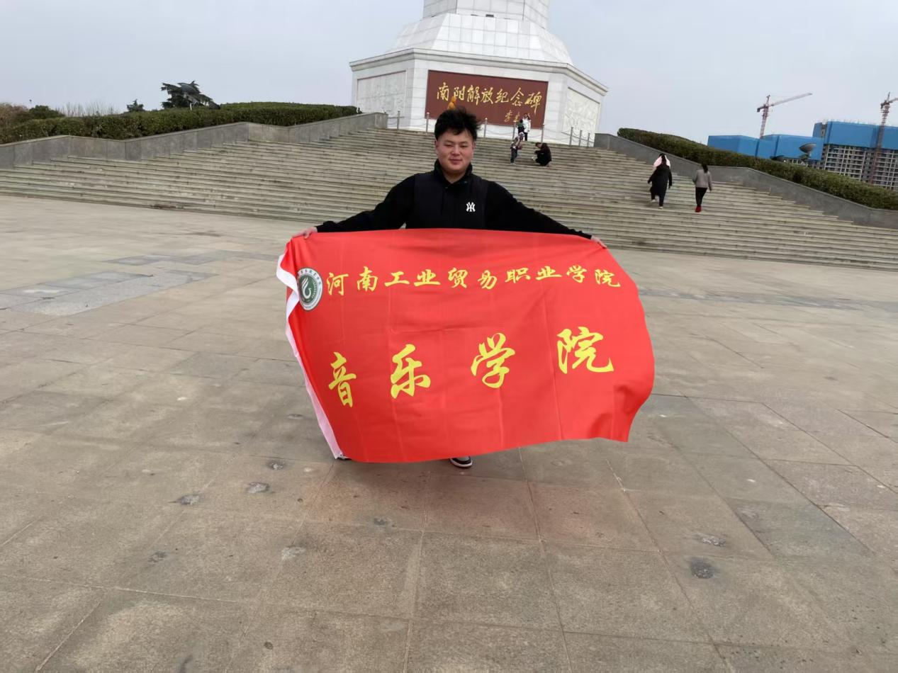 10a621b2e0c5d2a1ef15eaa69a95513