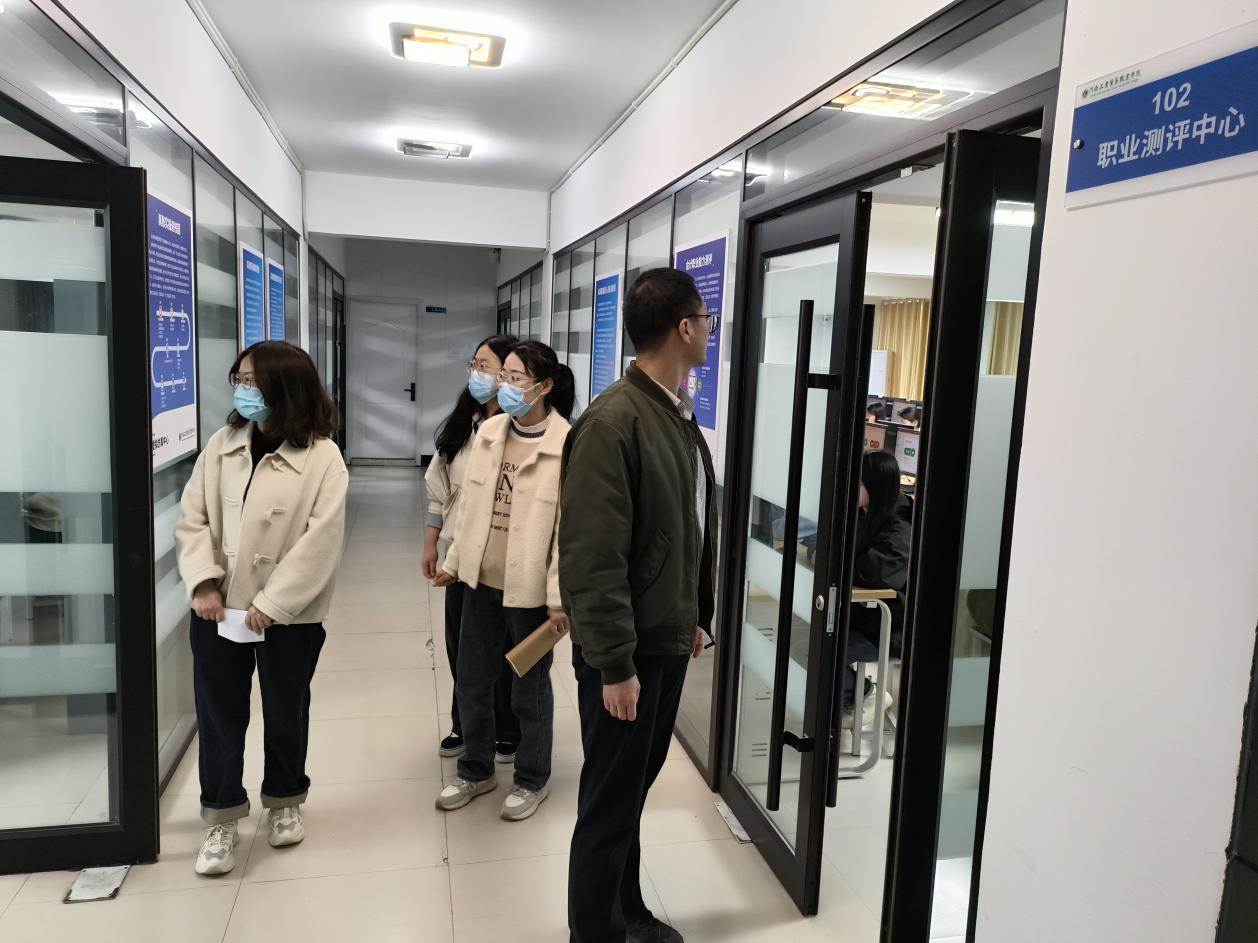 842748498dc3da81cdf0c04c718f594