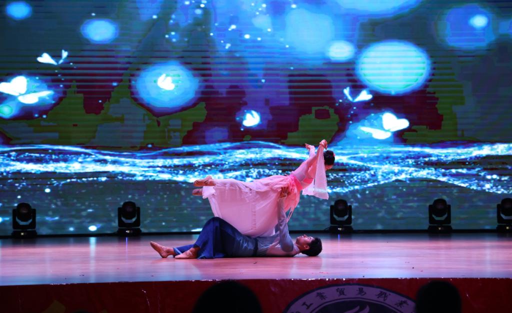 557a1c33413f4ddd3926f764081a87d